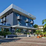 Отель Garibaldi 3*