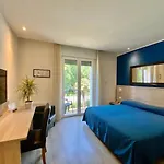 Отель Garibaldi 3*