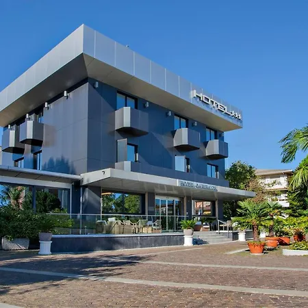 Hotel Garibaldi 3*