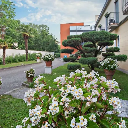Garibaldi Hotel 3*
