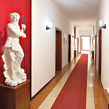 Garibaldi Szálloda 3*